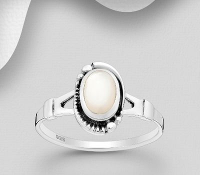 925 Sterling Silver Ring Decorated With Shell