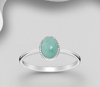 925 Sterling Silver Ring, Decorated with Emerald