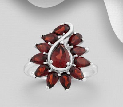 La Preciada - 925 Sterling Silver Ring, Decorated with Garnet