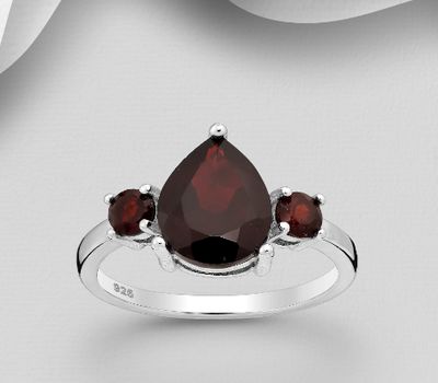 925 Sterling Silver Droplet Ring, Decorated with Garnet