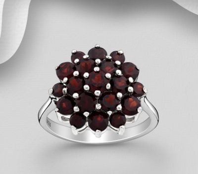 La Preciada - 925 Sterling Silver Ring, Decorated with Garnet