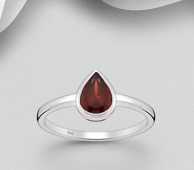 925 Sterling Silver Droplet Ring, Decorated with Garnet