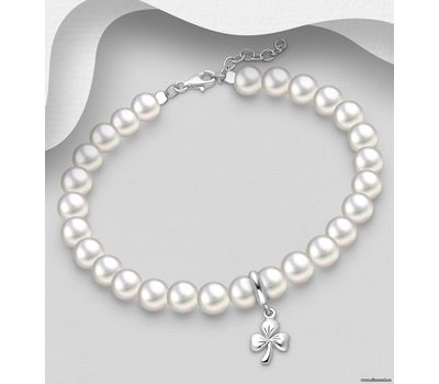 925 Sterling Silver Clover Bracelet, Decorated with Fresh Water Pearls